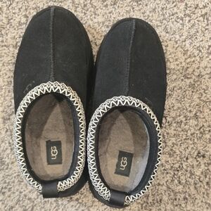 UGG Black Slippers with Cream Detailing